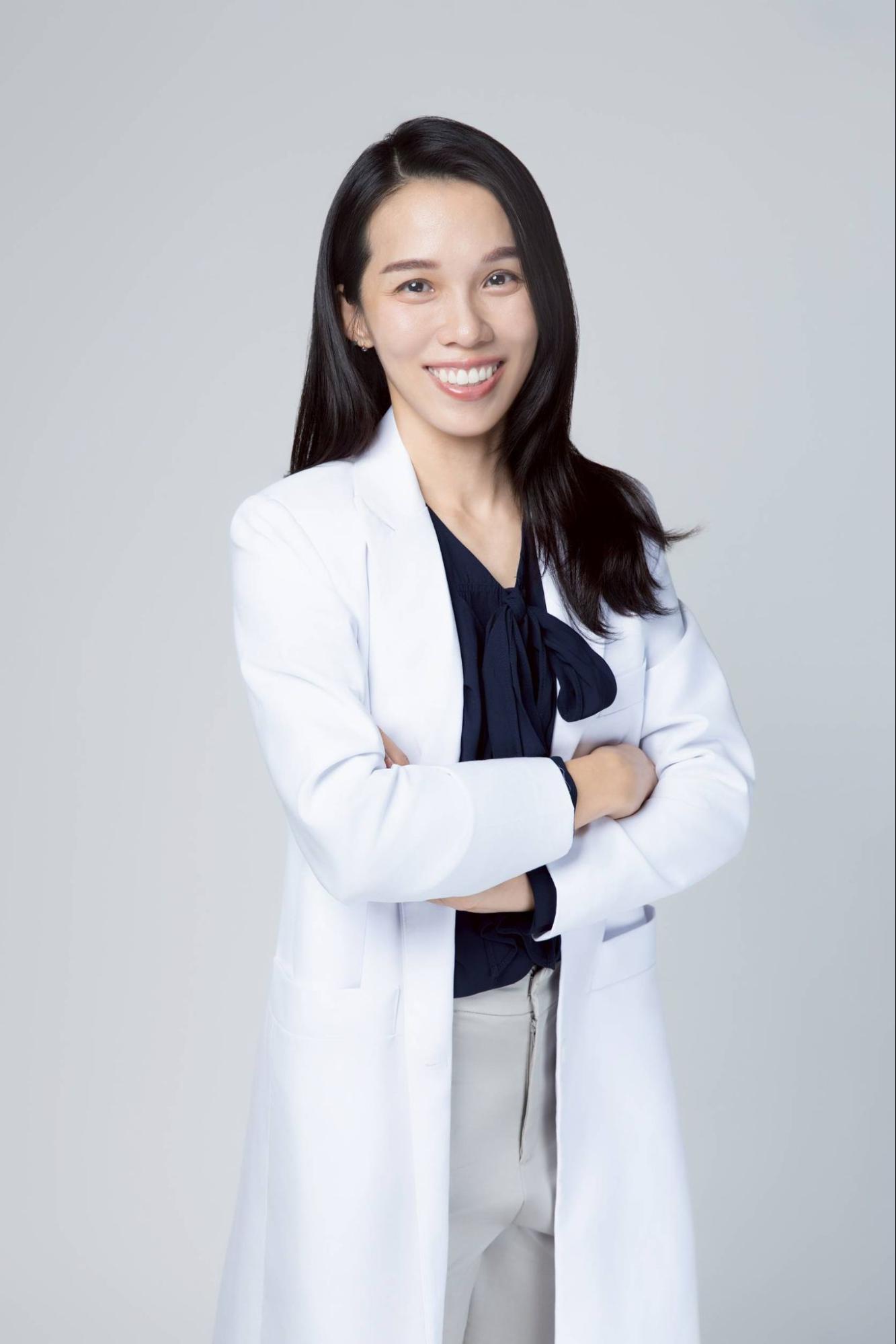 醫師 鄒怡思(Dr. CHOU YI SZ)